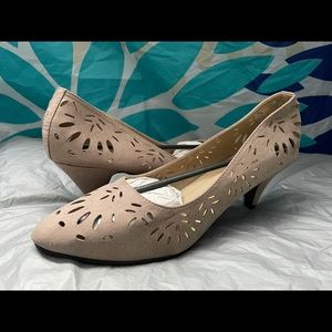 Unique Design on A Kitten Heel!